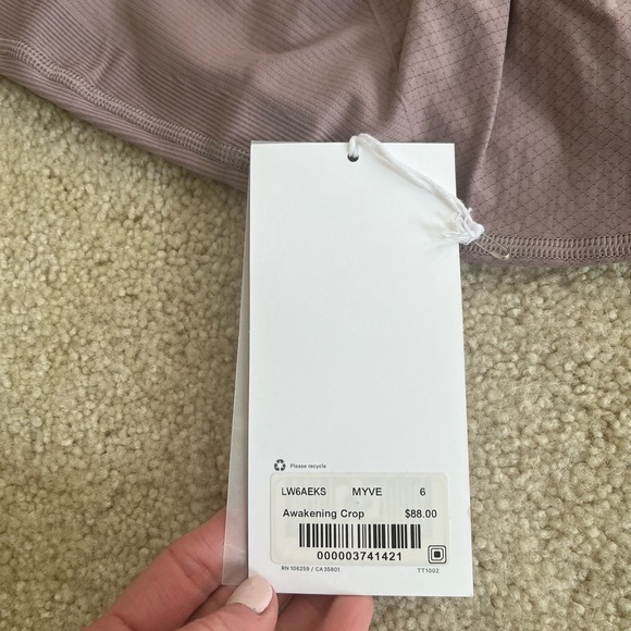 Lululemon Awakening Crop leggings New with tags - Picture 2 of 5